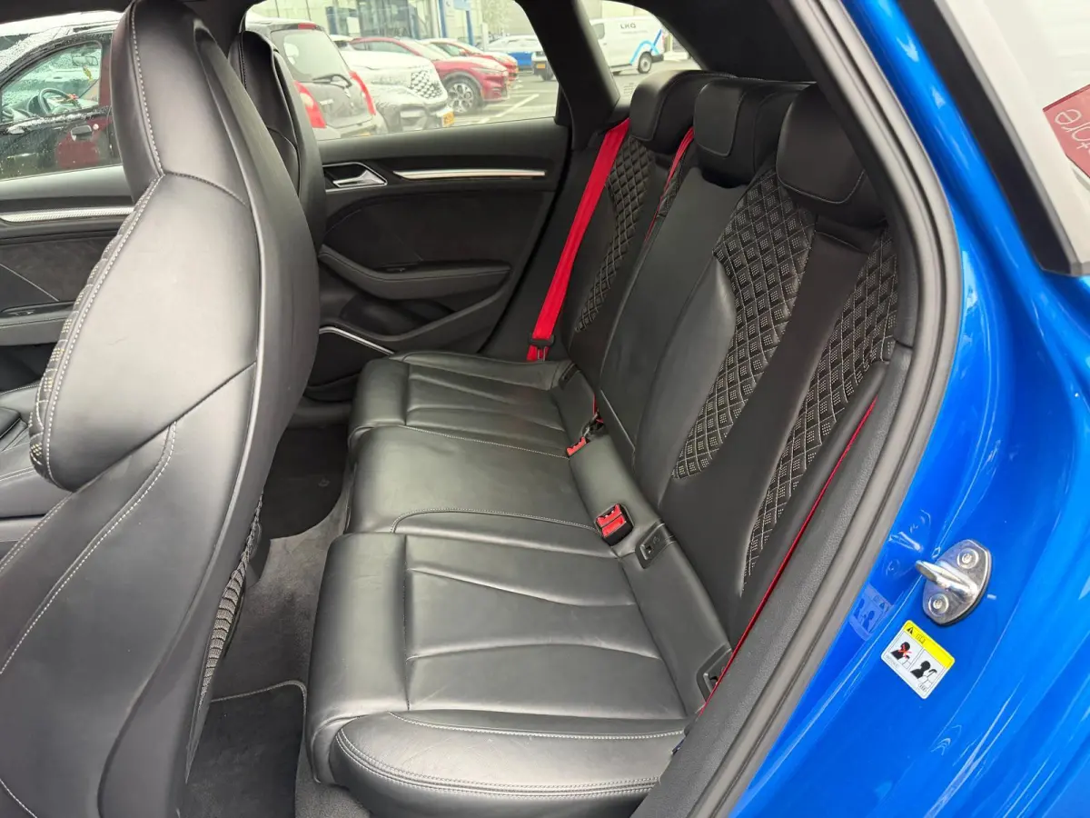 2.5 TFSI RS3 quattro Full Panorama B&O RS Seats Camera Parksens.