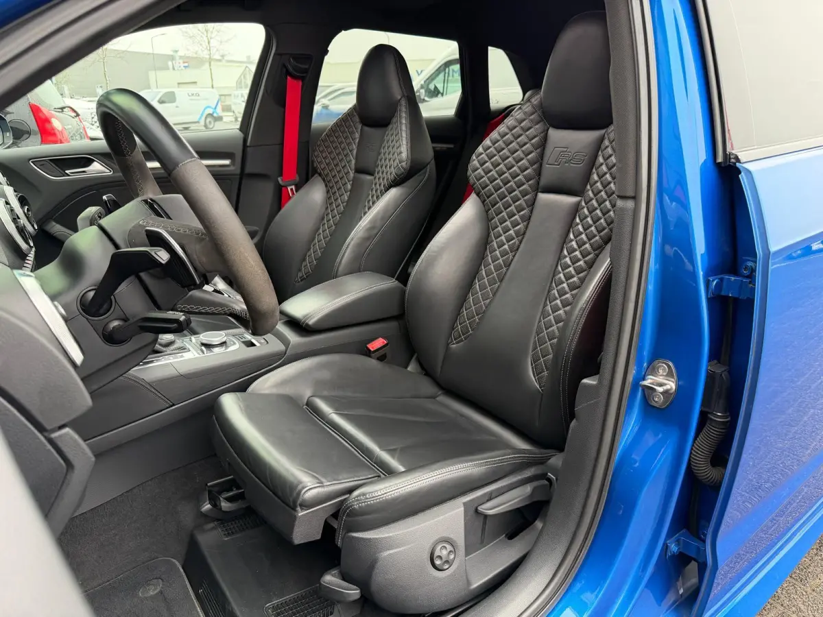 2.5 TFSI RS3 quattro Full Panorama B&O RS Seats Camera Parksens.