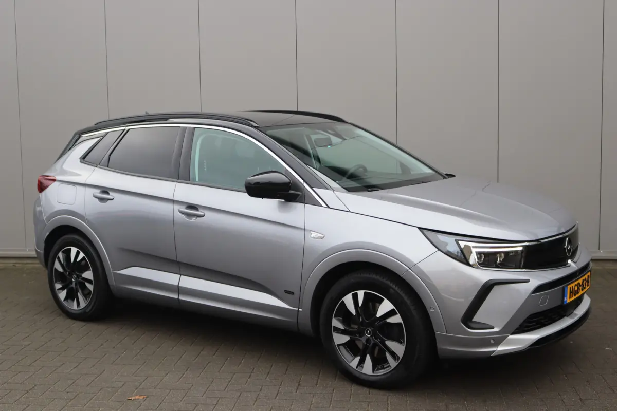 1.6T. Plug in Hybrid/PHEV 4x4 300PK Elegance Leder-pack/Elegance-pack