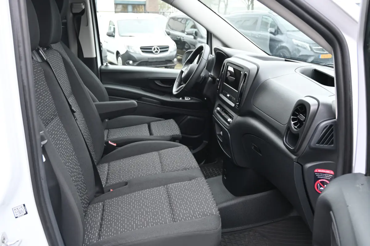 116 CDI L2 Pro Navigatie en Smartphone integratiepakket, Bumpers in kleur, Etc.