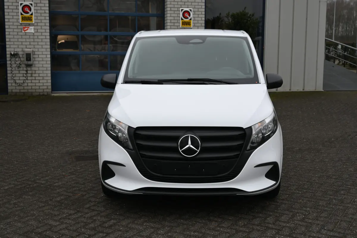 116 CDI L2 Pro Navigatie en Smartphone integratiepakket, Bumpers in kleur, Etc.