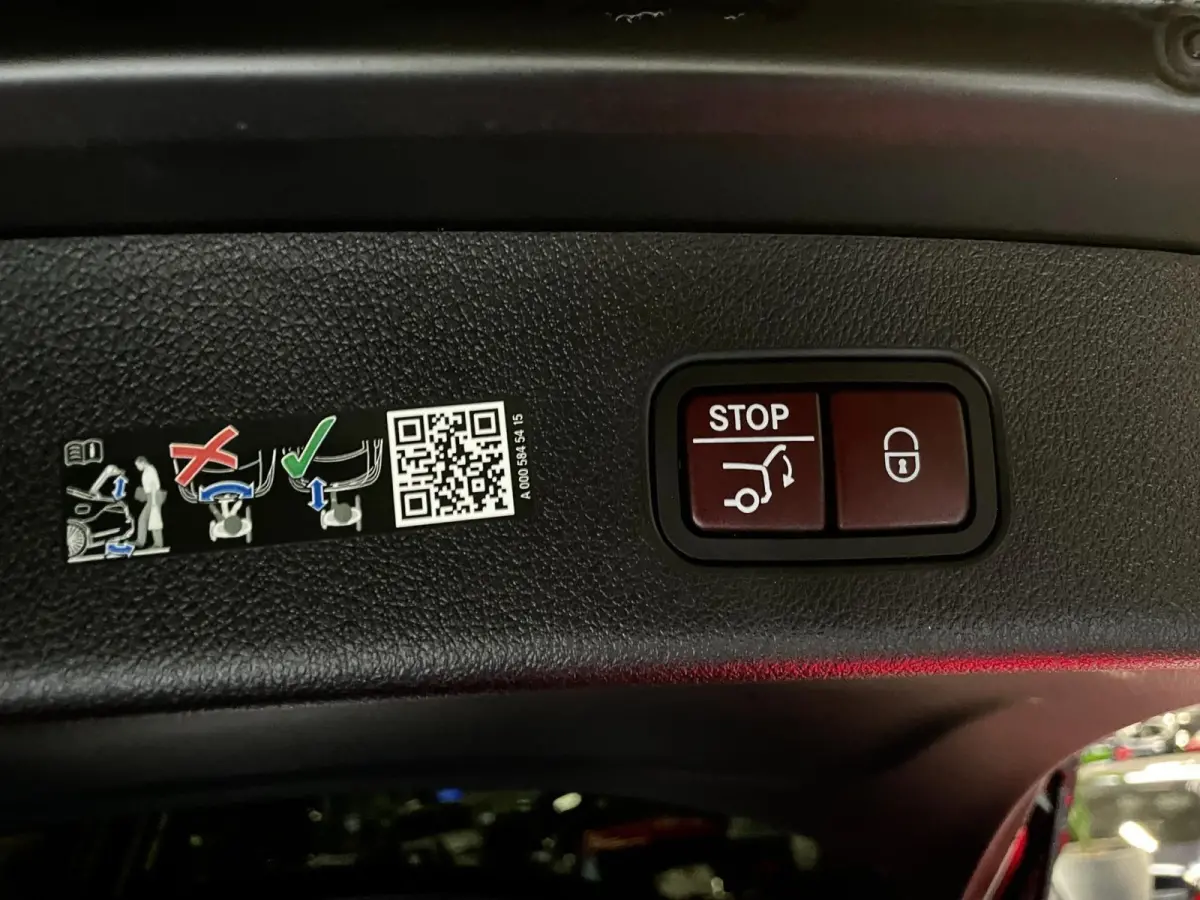 300de 4MATIC AMG Line PANODAK HUD