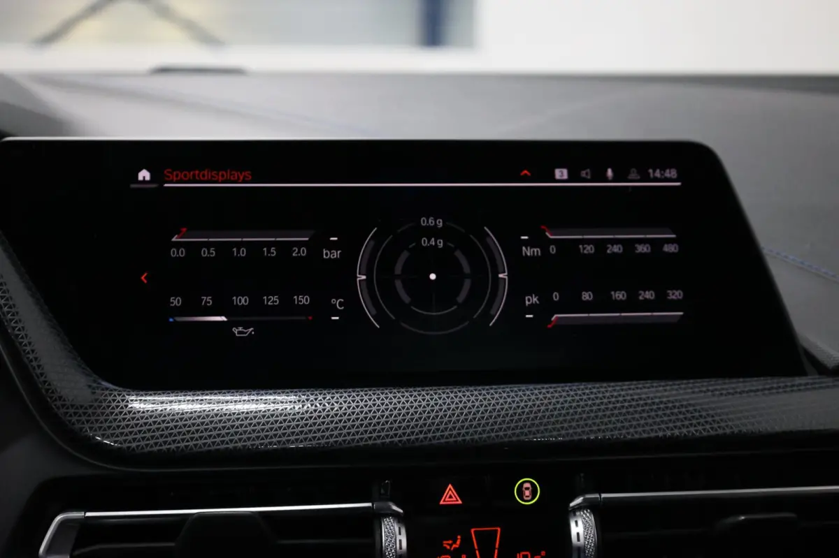 M135i xDrive 306+PK M-PERFORMANCE/LED/VIRTUAL/SFEER/PANO/LEER+S.VERWARMING/CAM/LMV/ACC/ECC/12 MND GARANTIE!
