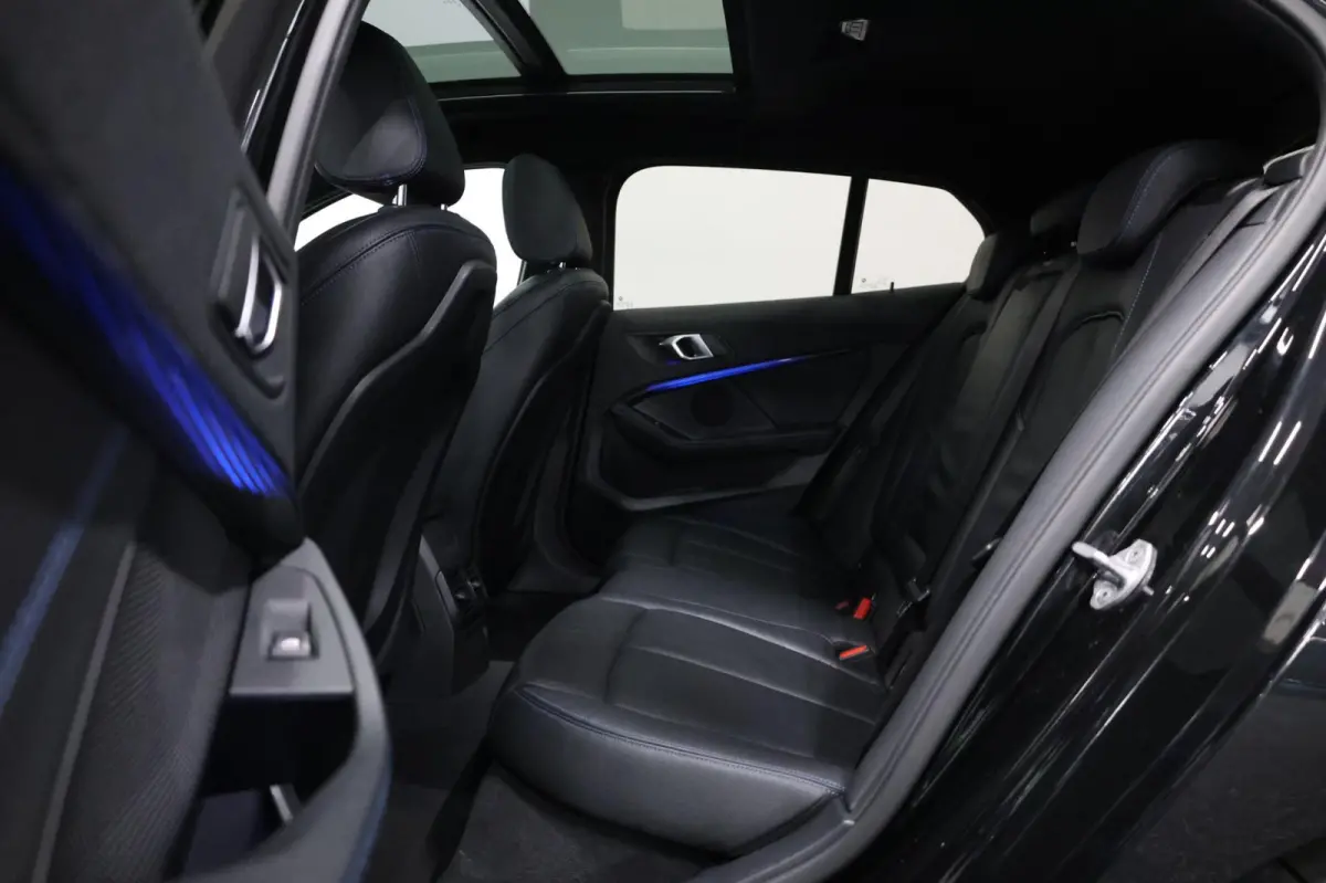 M135i xDrive 306+PK M-PERFORMANCE/LED/VIRTUAL/SFEER/PANO/LEER+S.VERWARMING/CAM/LMV/ACC/ECC/12 MND GARANTIE!