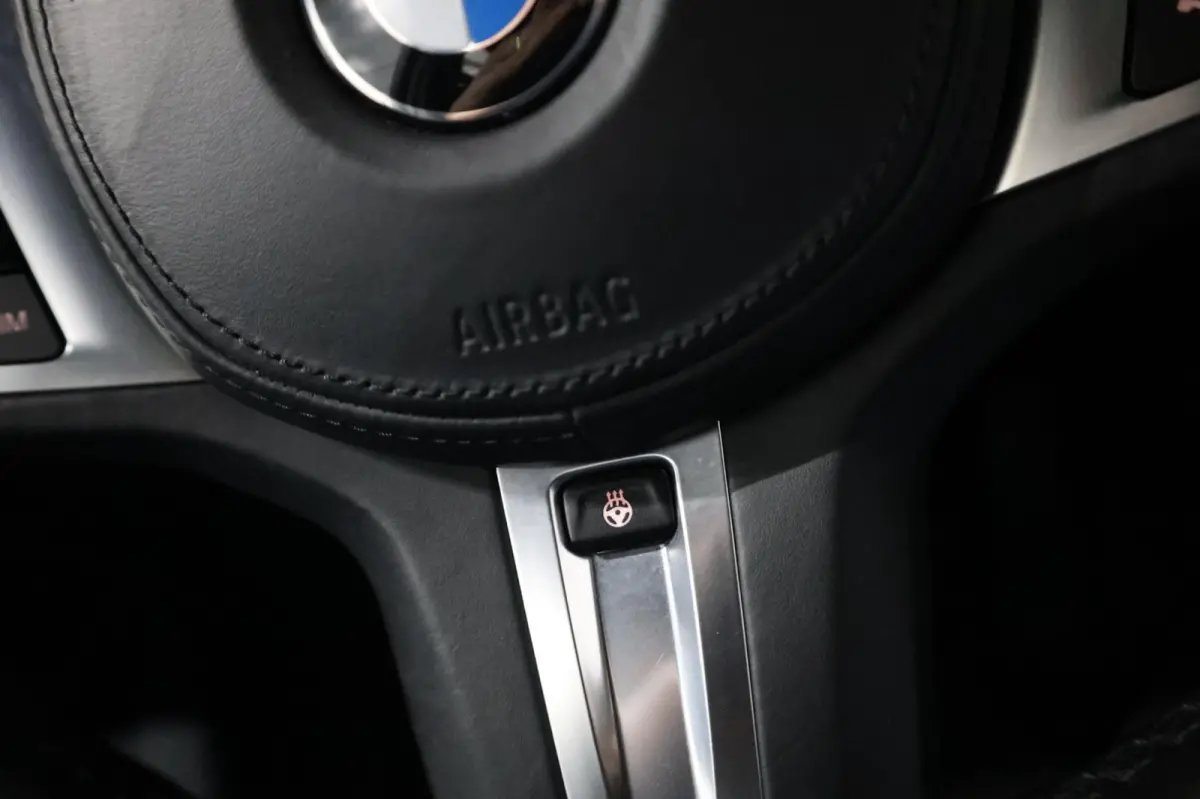 M135i xDrive 306+PK M-PERFORMANCE/LED/VIRTUAL/SFEER/PANO/LEER+S.VERWARMING/CAM/LMV/ACC/ECC/12 MND GARANTIE!