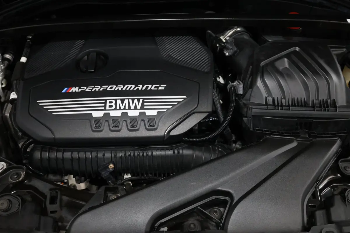 M135i xDrive 306+PK M-PERFORMANCE/LED/VIRTUAL/SFEER/PANO/LEER+S.VERWARMING/CAM/LMV/ACC/ECC/12 MND GARANTIE!
