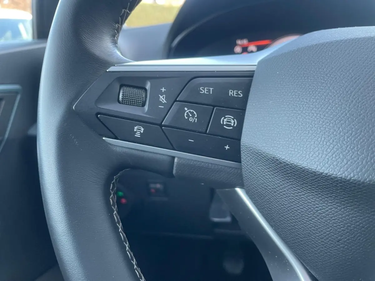 Xperience Business Connect | Apple Caplay/Android auto | Climate control | Adaptive cruise control