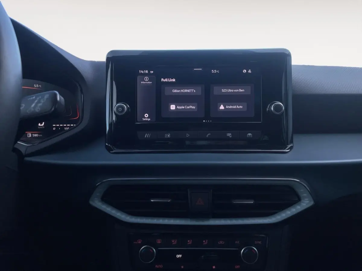 Xperience Business Connect | Apple Caplay/Android auto | Climate control | Adaptive cruise control