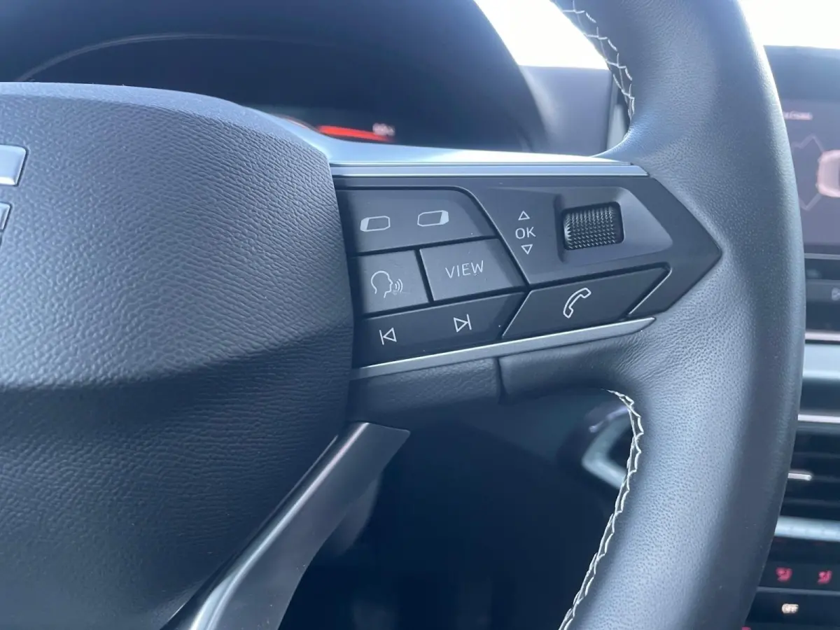 Xperience Business Connect | Apple Caplay/Android auto | Climate control | Adaptive cruise control