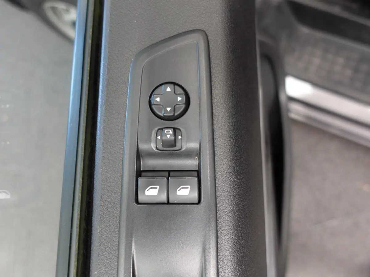 145pk Automaat L3H1 Edition Dubbele Cabine Airco Cruise control Navigatie Trekhaak Carplay Parkeersensoren