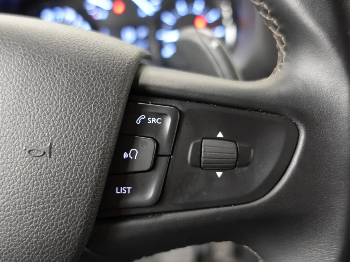 145pk Automaat L3H1 Edition Dubbele Cabine Airco Cruise control Navigatie Trekhaak Carplay Parkeersensoren