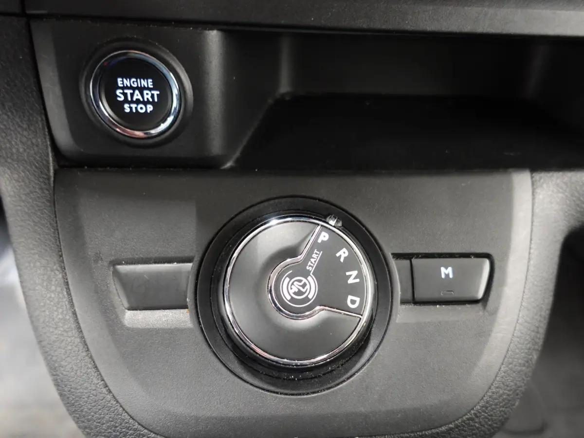 145pk Automaat L3H1 Edition Dubbele Cabine Airco Cruise control Navigatie Trekhaak Carplay Parkeersensoren
