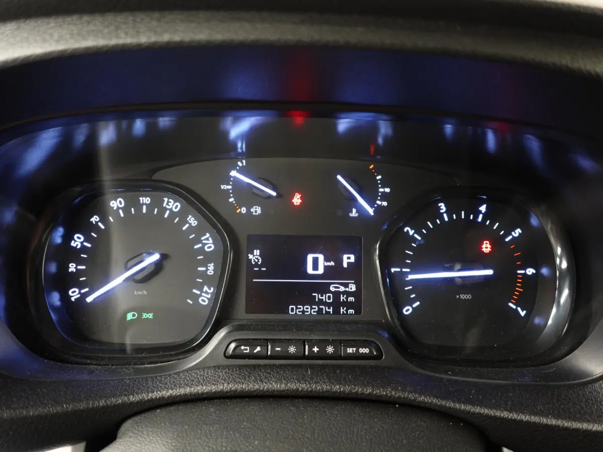 145pk Automaat L3H1 Edition Dubbele Cabine Airco Cruise control Navigatie Trekhaak Carplay Parkeersensoren