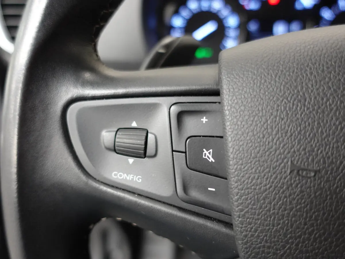 145pk Automaat L3H1 Edition Dubbele Cabine Airco Cruise control Navigatie Trekhaak Carplay Parkeersensoren