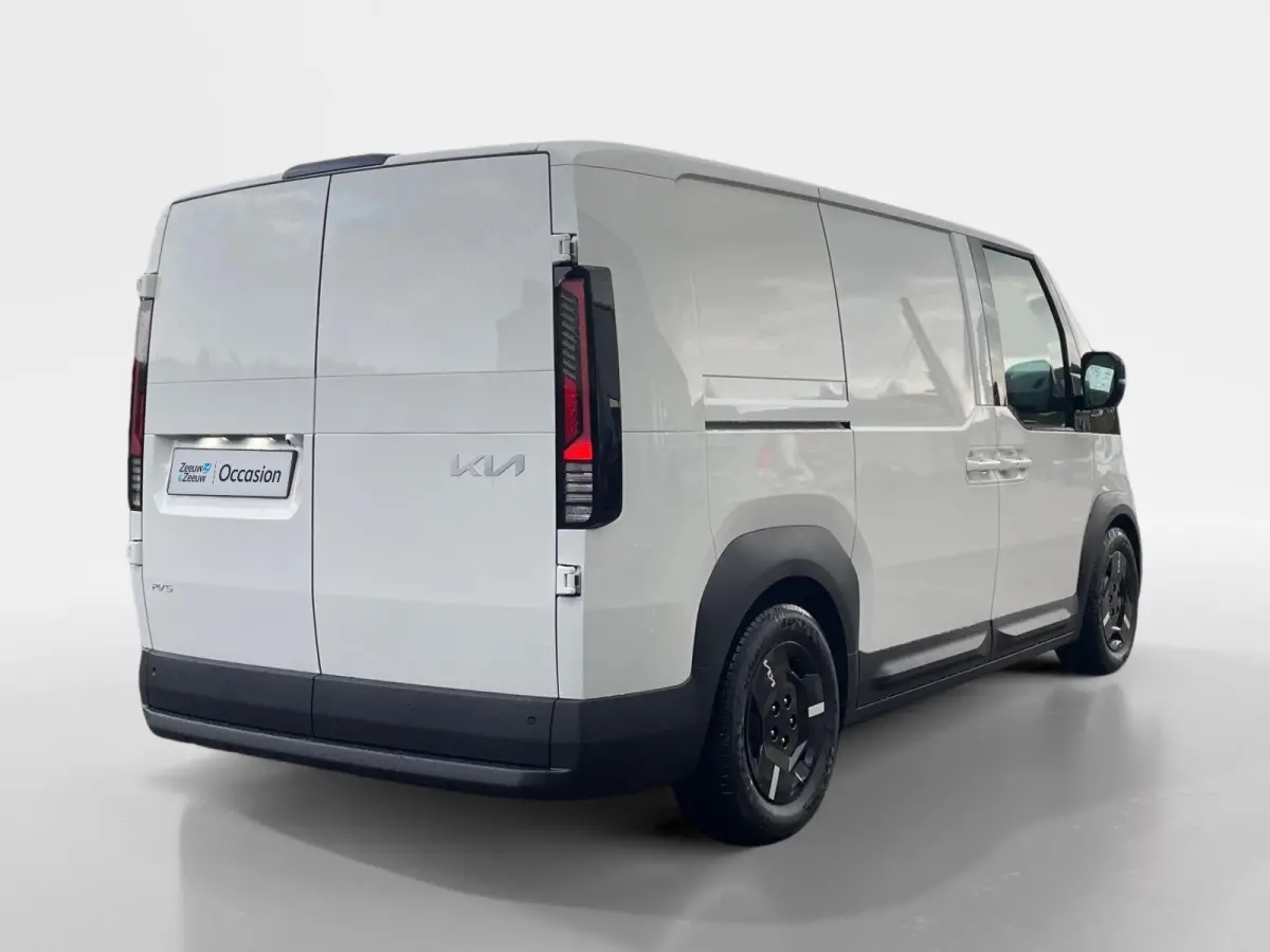 Plus 71.2 kWh | Nieuw te bestellen! | 416 Km bereik |  Laadcapaciteit 4.4 m³ | Verwarmd Stuur | Accessoirecheque t.w.v. €2500!