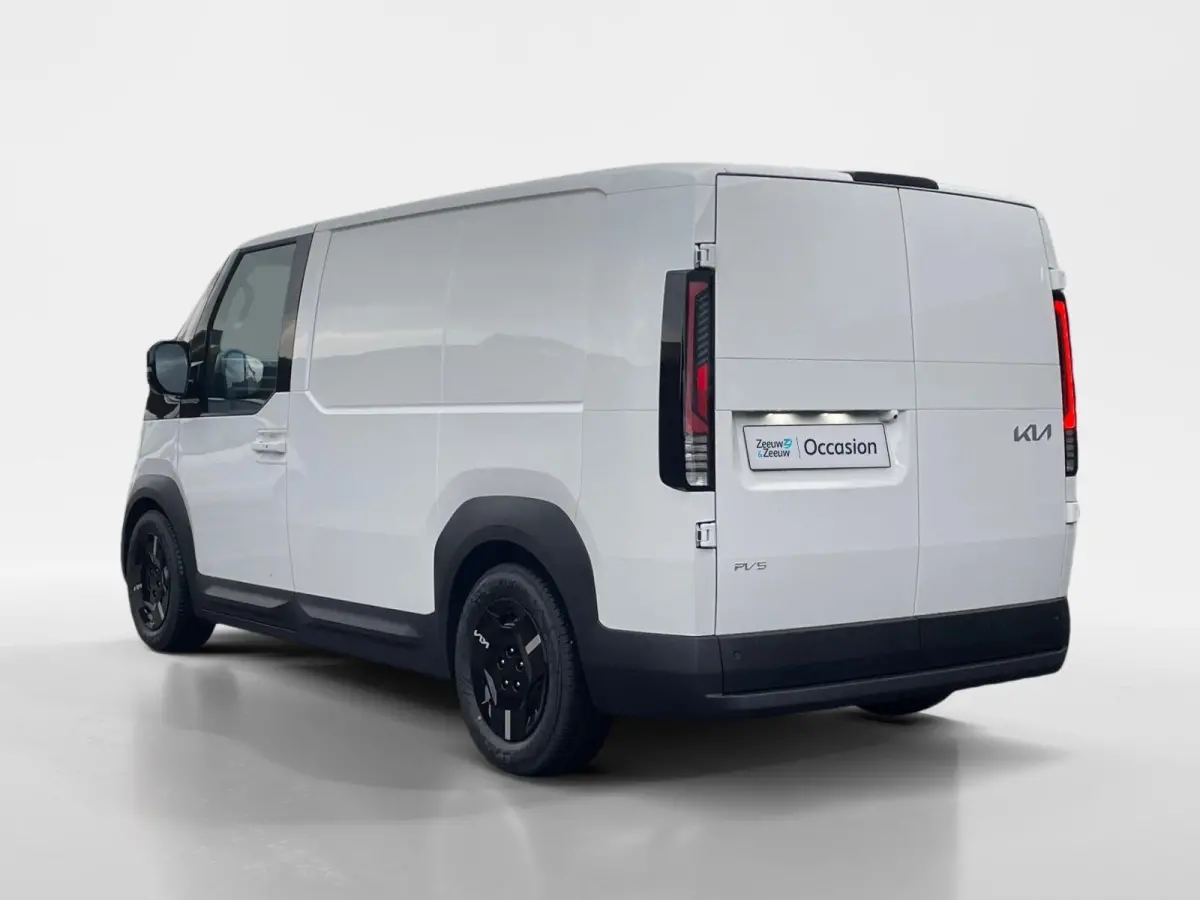 Plus 71.2 kWh | Nieuw te bestellen! | 416 Km bereik |  Laadcapaciteit 4.4 m³ | Verwarmd Stuur | Accessoirecheque t.w.v. €2500!
