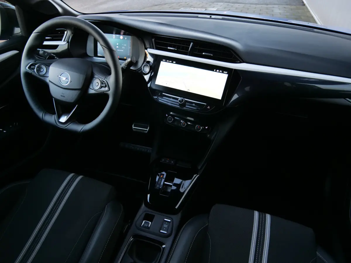 1.2 Turbo Hybrid 130 Pk Automaat DAB / Apple Carplay / Camera / PDC / Winterpakket