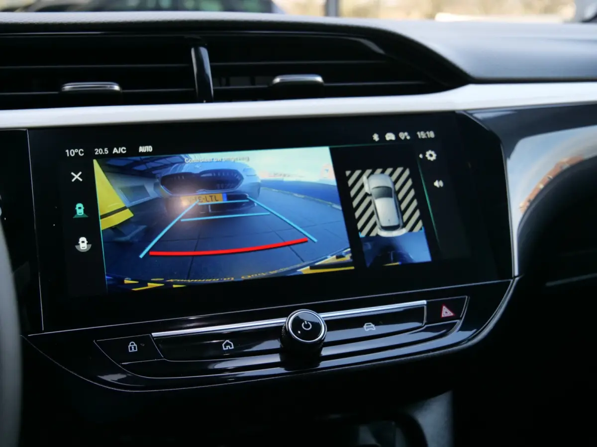 1.2 Turbo Hybrid 130 Pk Automaat DAB / Apple Carplay / Camera / PDC / Winterpakket
