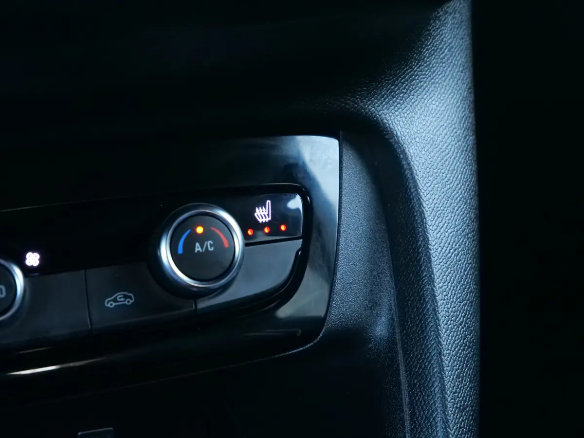 1.2 Turbo Hybrid 130 Pk Automaat DAB / Apple Carplay / Camera / PDC / Winterpakket