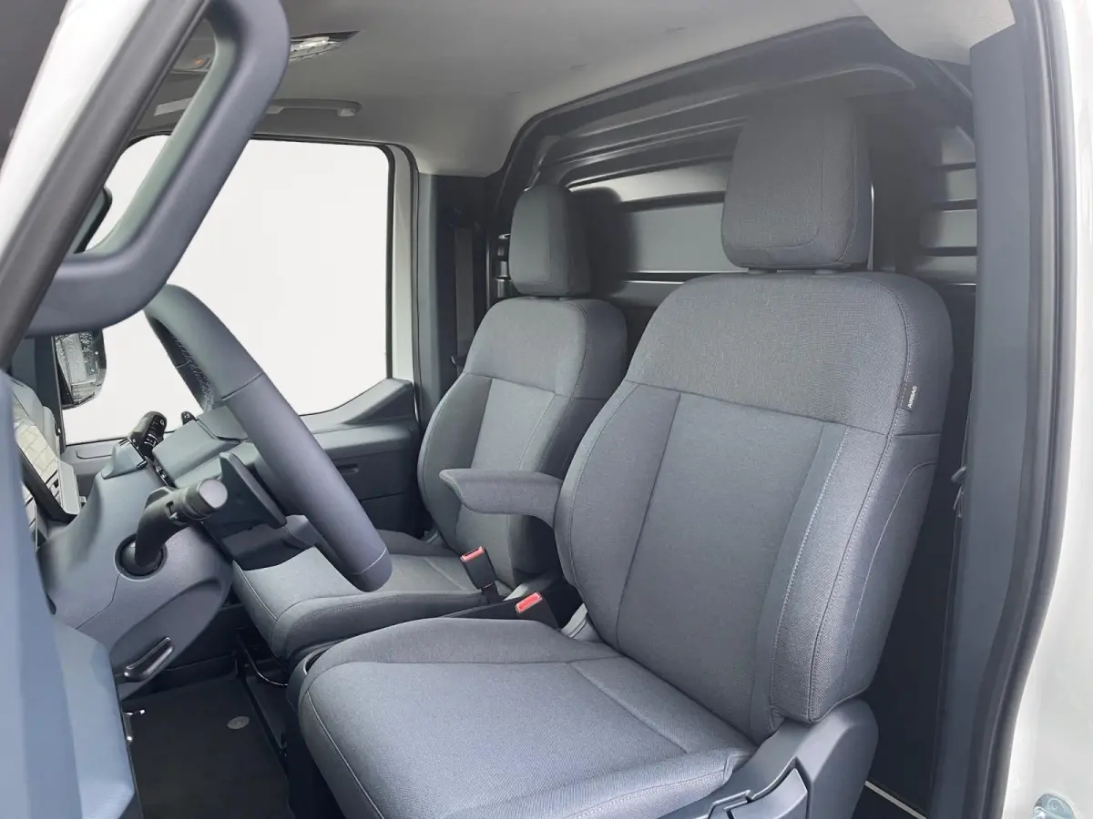 Plus 71.2 kWh | Nieuw te bestellen! | 416 Km bereik |  Laadcapaciteit 4.4 m³ | Verwarmd Stuur | Accessoirecheque t.w.v. €2500!