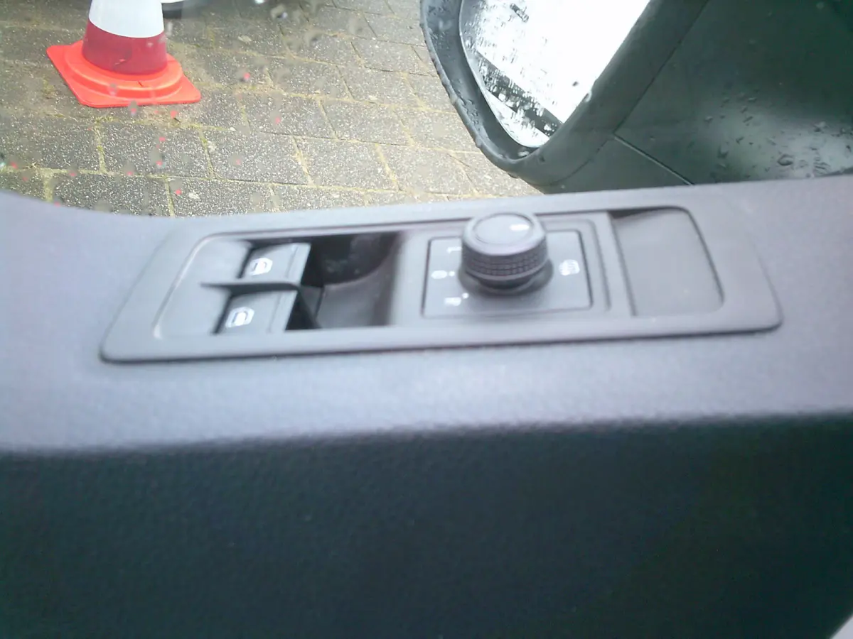 2.0 TDI L2H2 Comfortline VOORZIEN VAN AIRCO+TREKHAAK+IMPERIAAL !!