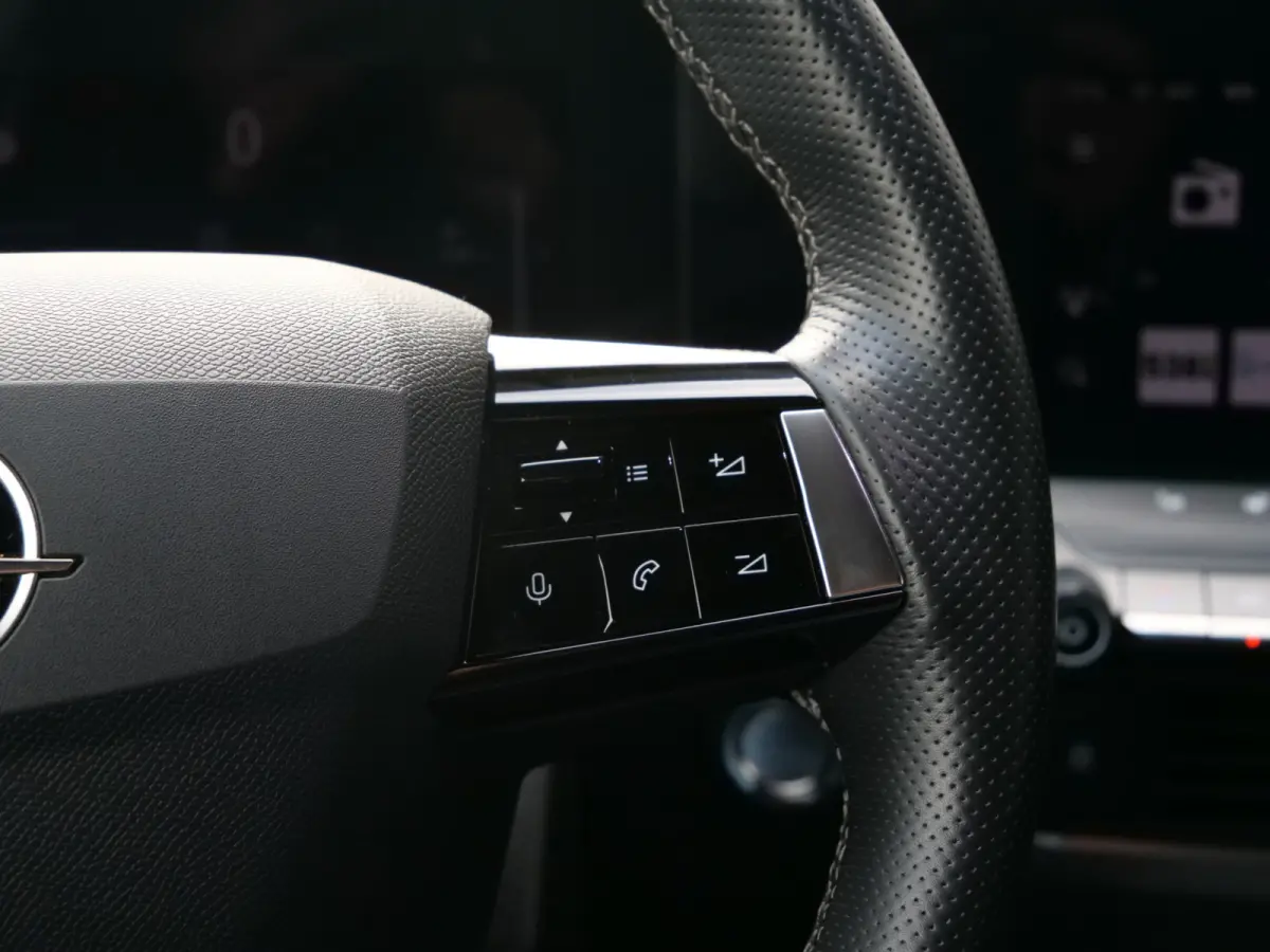 1.2 Turbo 130 Pk Ultimate Apple Carplay / DAB / Camera