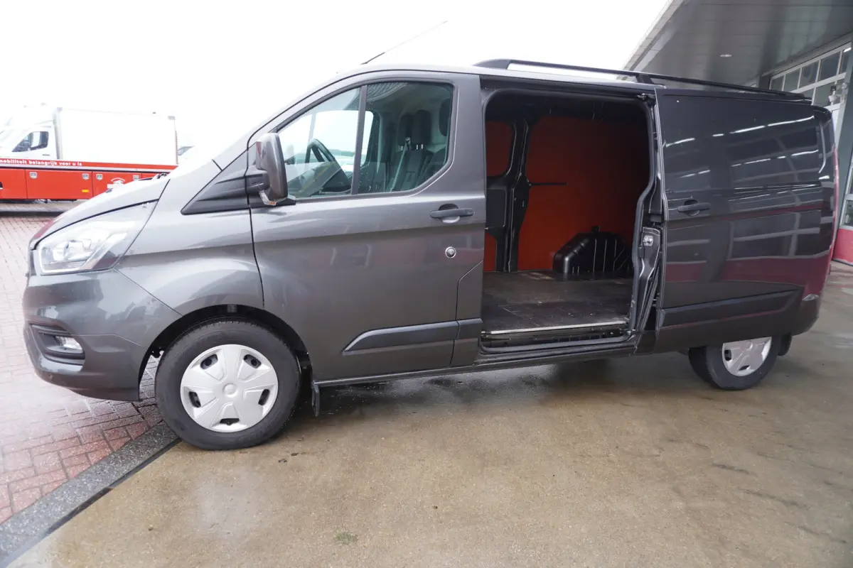 320 2.0 TDCI 130PK L2H1 Trend Schuifdeur links en rechts Nr. V102 | Airco | Cruise | Camera | Apple CP - Android auto
