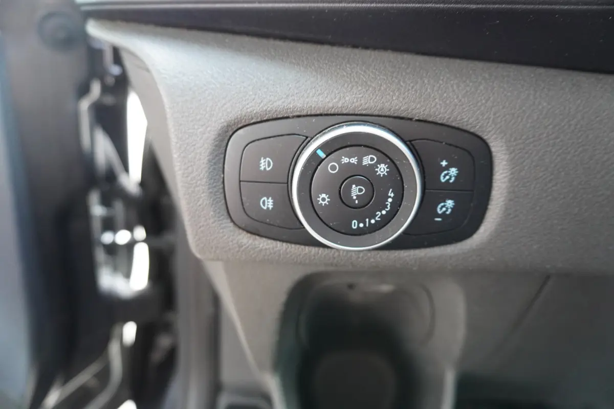 320 2.0 TDCI 130PK L2H1 Trend Schuifdeur links en rechts Nr. V102 | Airco | Cruise | Camera | Apple CP - Android auto