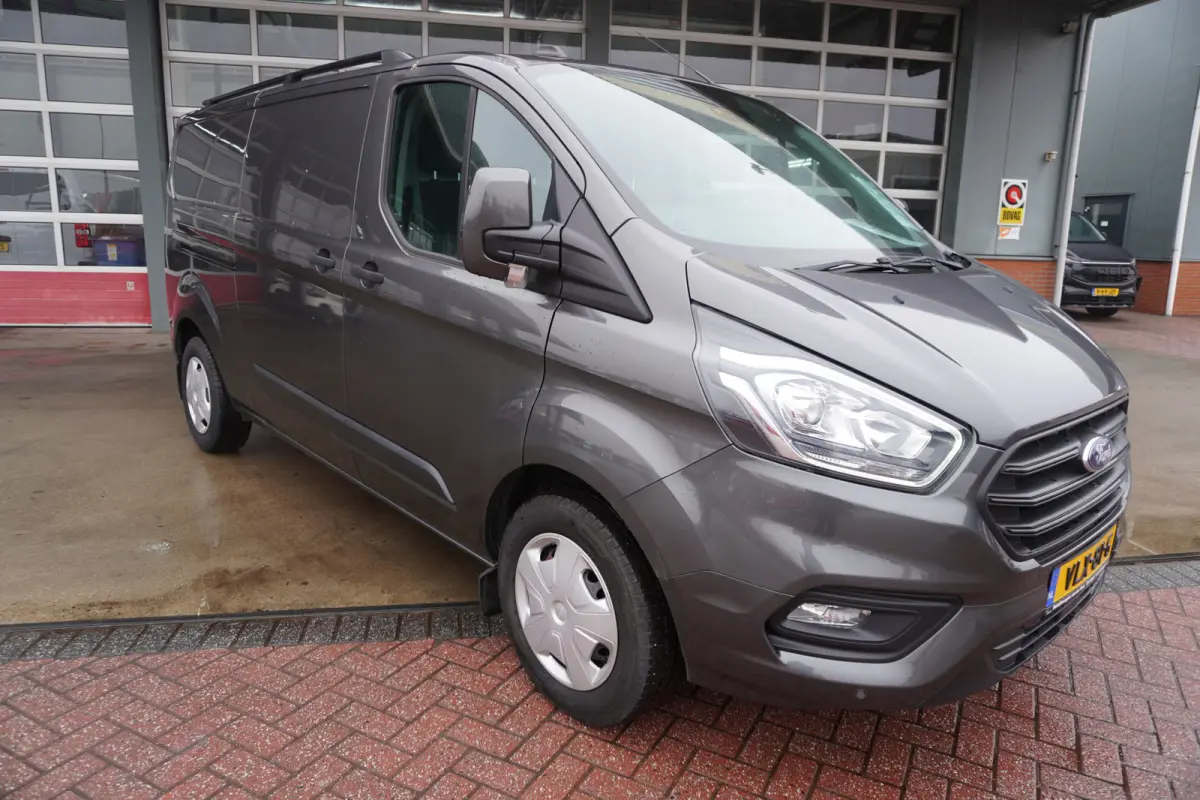 320 2.0 TDCI 130PK L2H1 Trend Nr. V102 | Airco | Cruise | Camera | Apple CP - Android auto