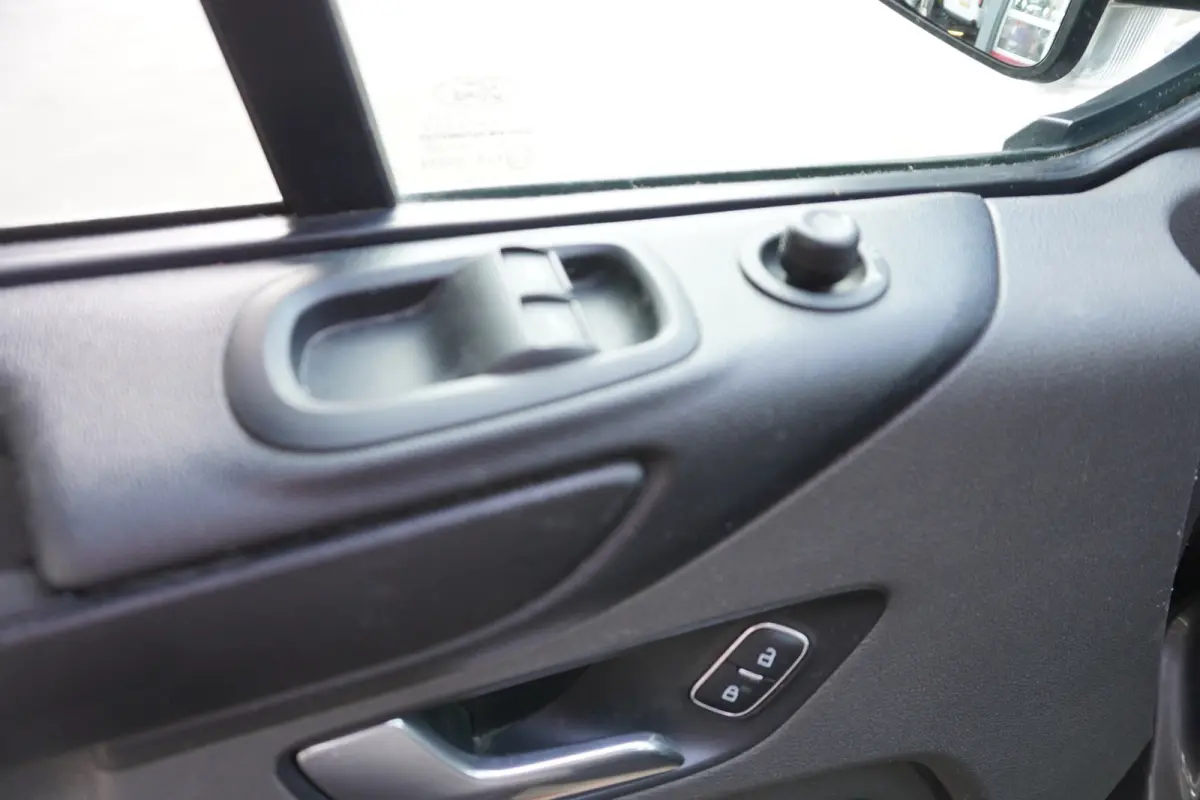 320 2.0 TDCI 130PK L2H1 Trend Schuifdeur links en rechts Nr. V102 | Airco | Cruise | Camera | Apple CP - Android auto