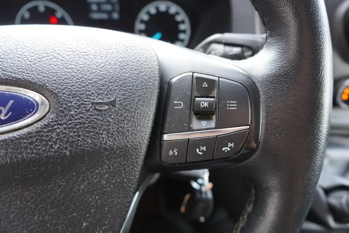 320 2.0 TDCI 130PK L2H1 Trend Schuifdeur links en rechts Nr. V102 | Airco | Cruise | Camera | Apple CP - Android auto