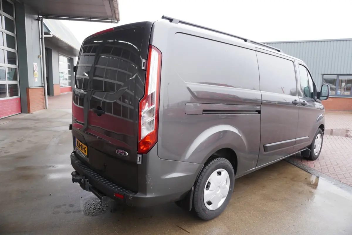 320 2.0 TDCI 130PK L2H1 Trend Nr. V102 | Airco | Cruise | Camera | Apple CP - Android auto