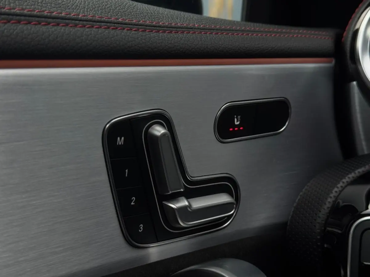 180 Bns Sol. AMG FULL PANO SFEER NAVI CAMERA
