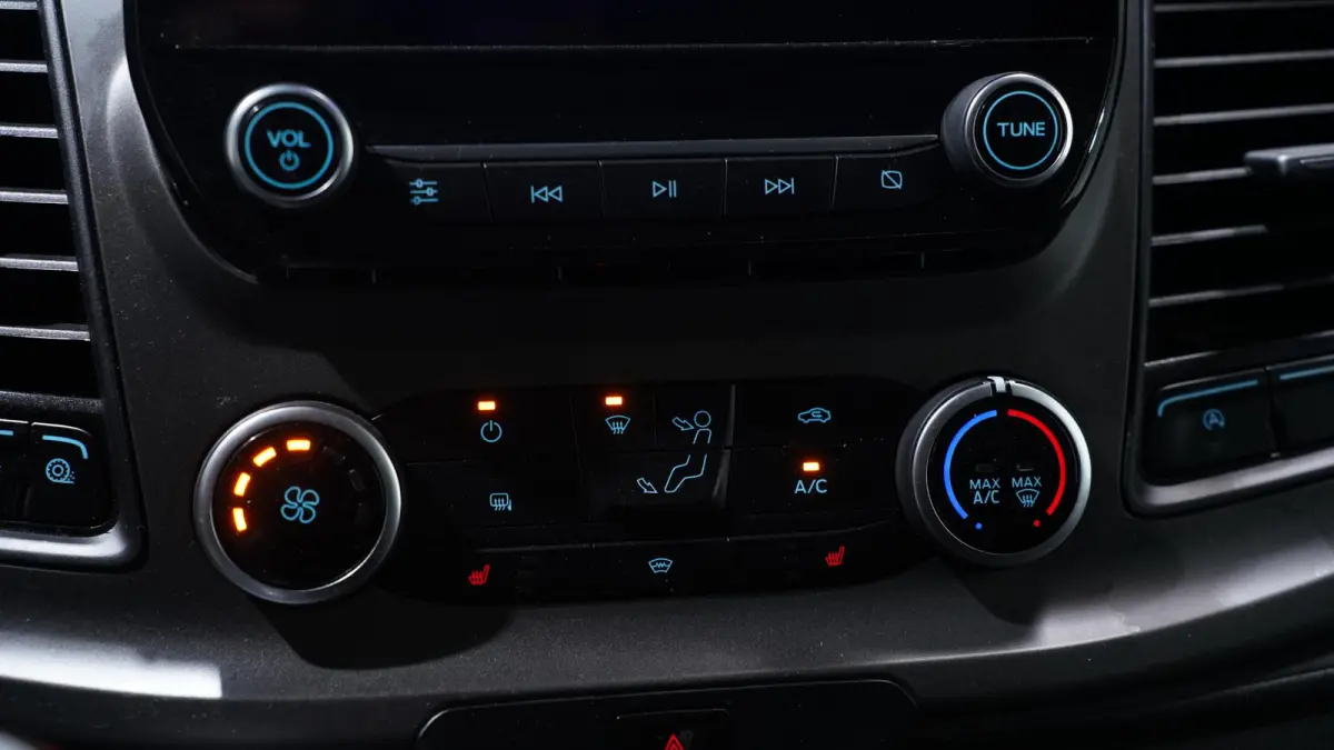 2.0 TDCI 130 pk L4H3 Trend Navi, Camera, Airco Cruise control, DAB+, Laadruimte Pakket, PDC V+A, 3-Zits