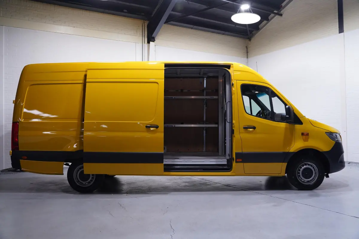 317 CDI 170 pk L3H2 DHL Uitvoering, Navi, Camera Opstap achter, 270 Graden Deuren, Laadruimte Pakket, 2-Zits