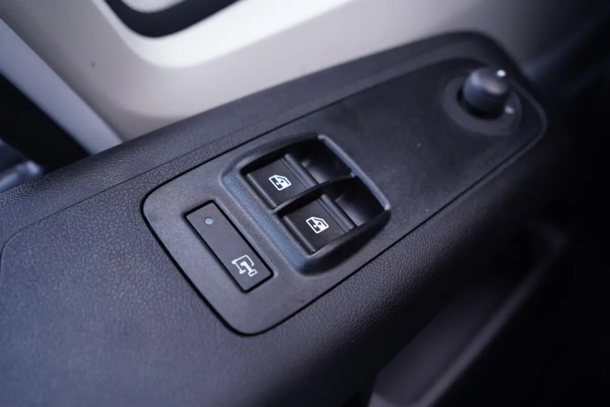 2.2 MultiJet 140 pk L3H2 Black&White Edition Airco Cruise Control, 18" LMV Zwart, Sidebars, Zonneklep, 3-Zits Nieuw
