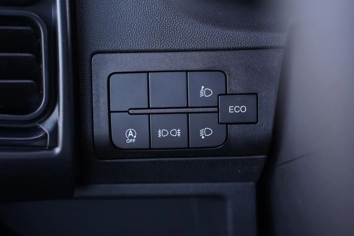 2.2 MultiJet 140 pk L3H2 Black&White Edition Airco Cruise Control, 18" LMV Zwart, Sidebars, Zonneklep, 3-Zits Nieuw