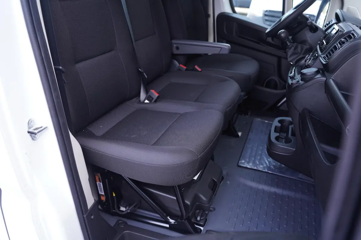2.2 MultiJet 140 pk L3H2 Black&White Edition Airco Cruise Control, 18" LMV Zwart, Sidebars, Zonneklep, 3-Zits Nieuw