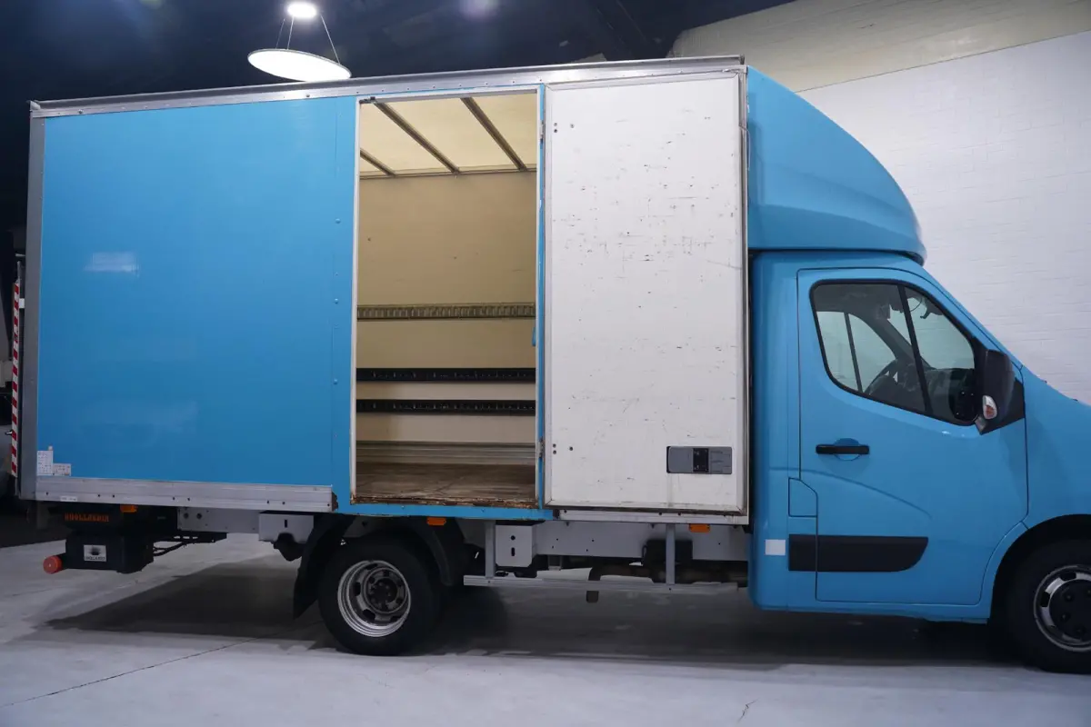 2.3 DCi 130 pk Bakwagen met Laadklep Dubbel Lucht Airco, Cruise control, Dakspoiler LxBxH 425x207x230 cm, 20m3