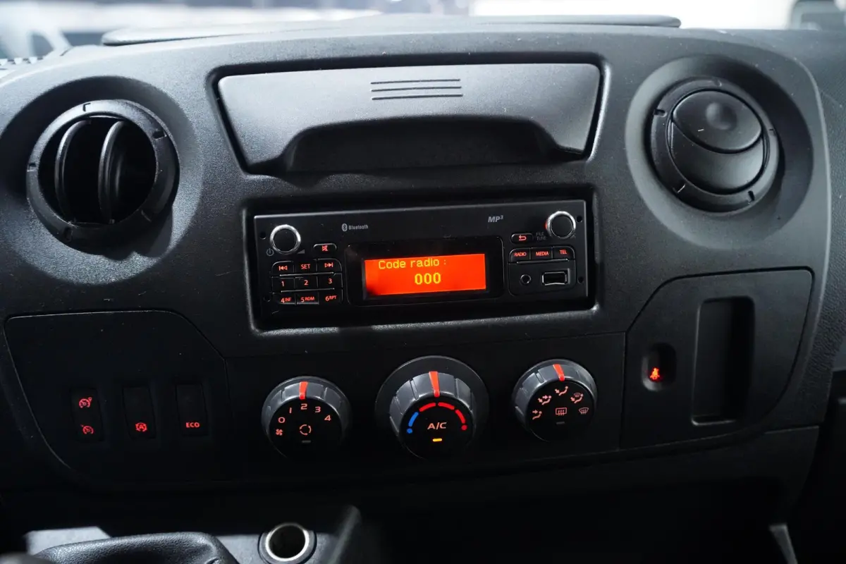 2.3 DCi 130 pk Bakwagen met Laadklep Dubbel Lucht Airco, Cruise control, Dakspoiler LxBxH 425x207x230 cm, 20m3