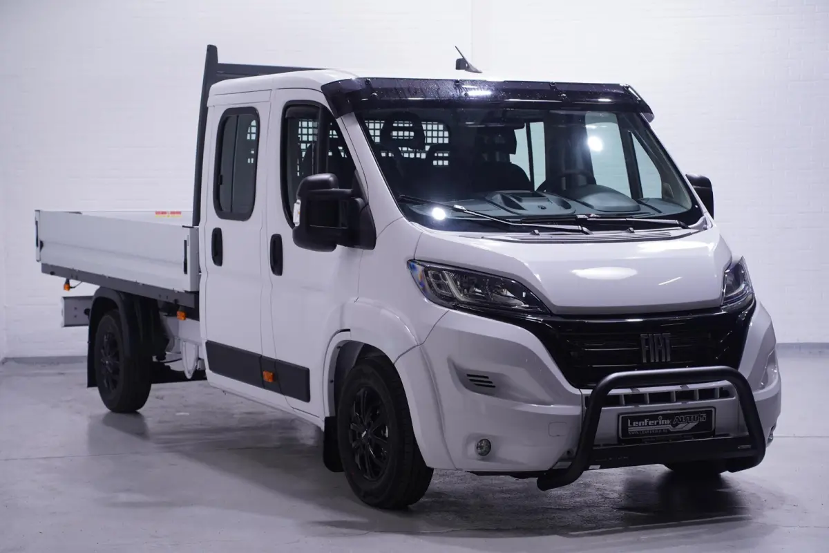 2.2 Mjet 140 pk Dubbel Cabine 7p Black&White Edition, Airco, Cruise Control, Bullbar, LxBxH 330x202x40 cm
