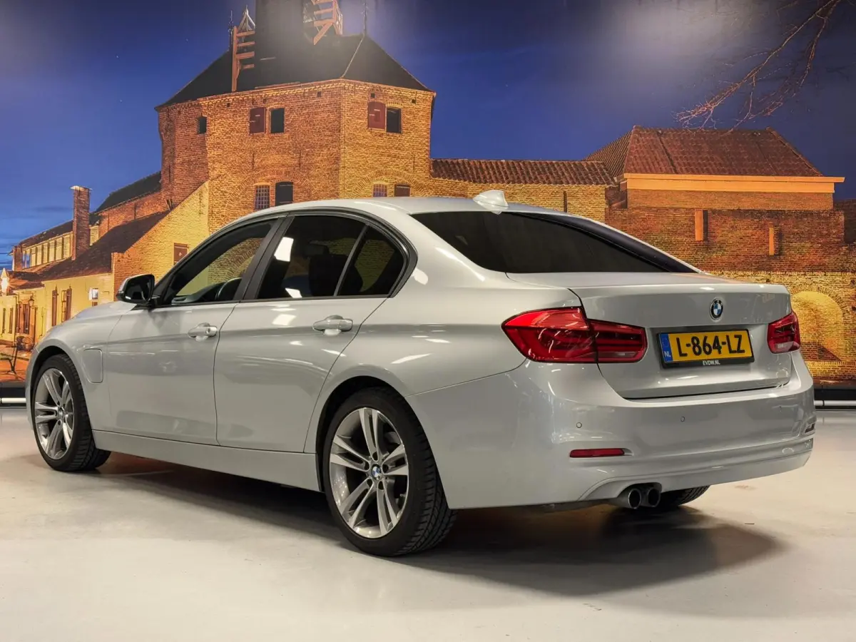 330e Executive iPerformance Automaat Leer PDC