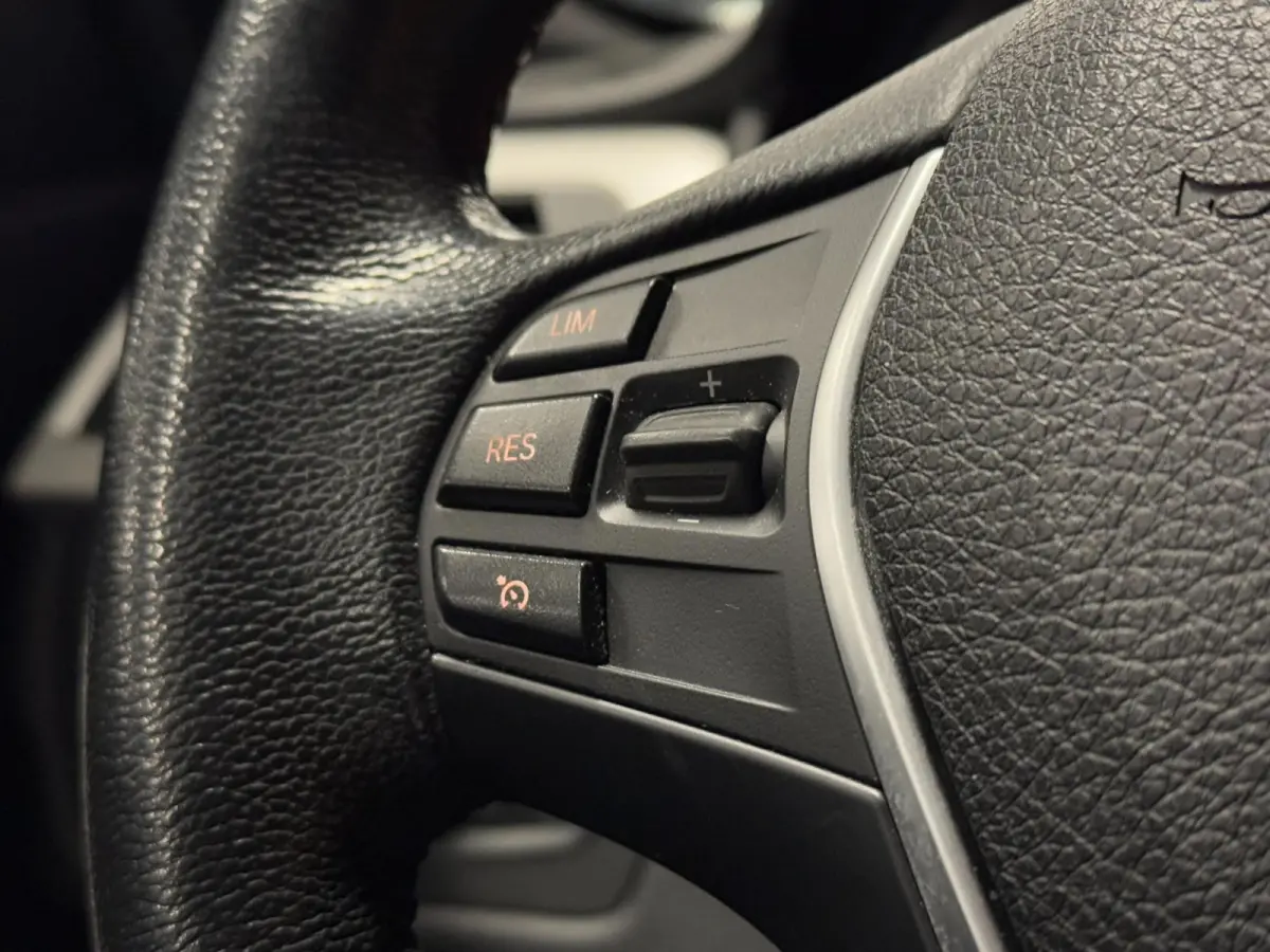 330e Executive iPerformance Automaat Leer PDC