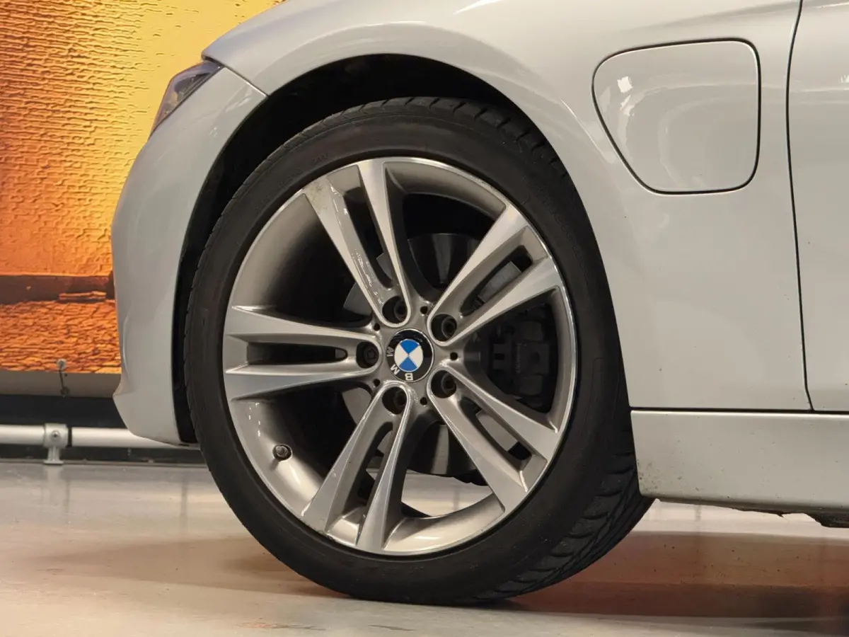 330e Executive iPerformance Automaat Leer PDC