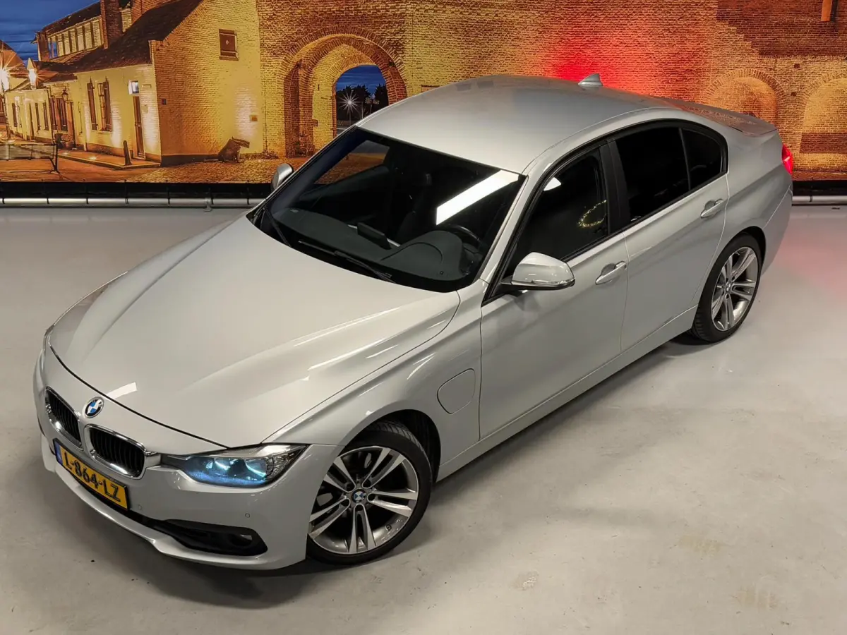 330e Executive iPerformance Automaat Leer PDC