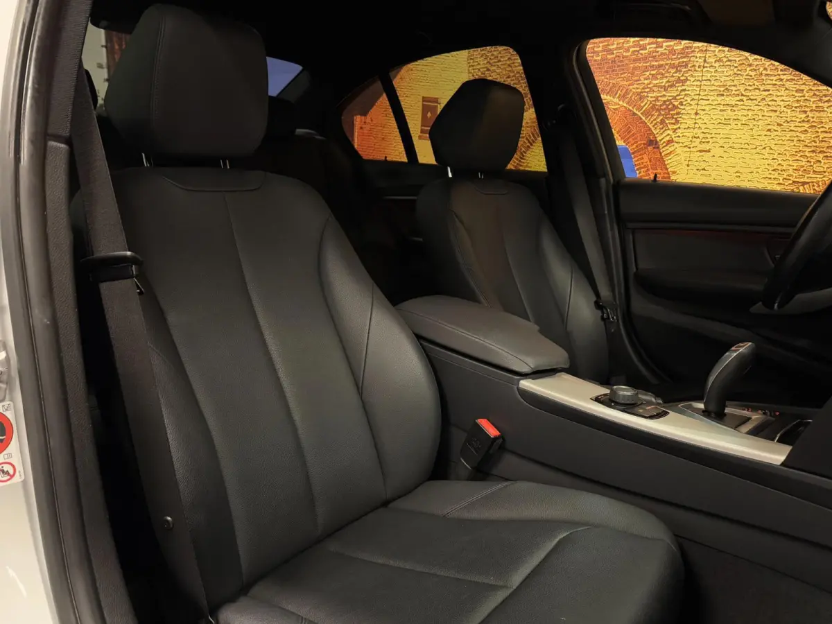 330e Executive iPerformance Automaat Leer PDC