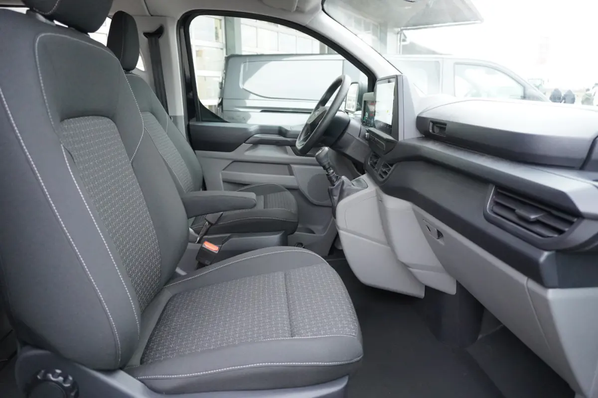 320L 2.0 TDCI 150PK L2H1 Trend Dubbelcabine Schuifdeur L/R Nr. V136 | Airco | Cruise | Navi | Camera | 17"LM velgen
