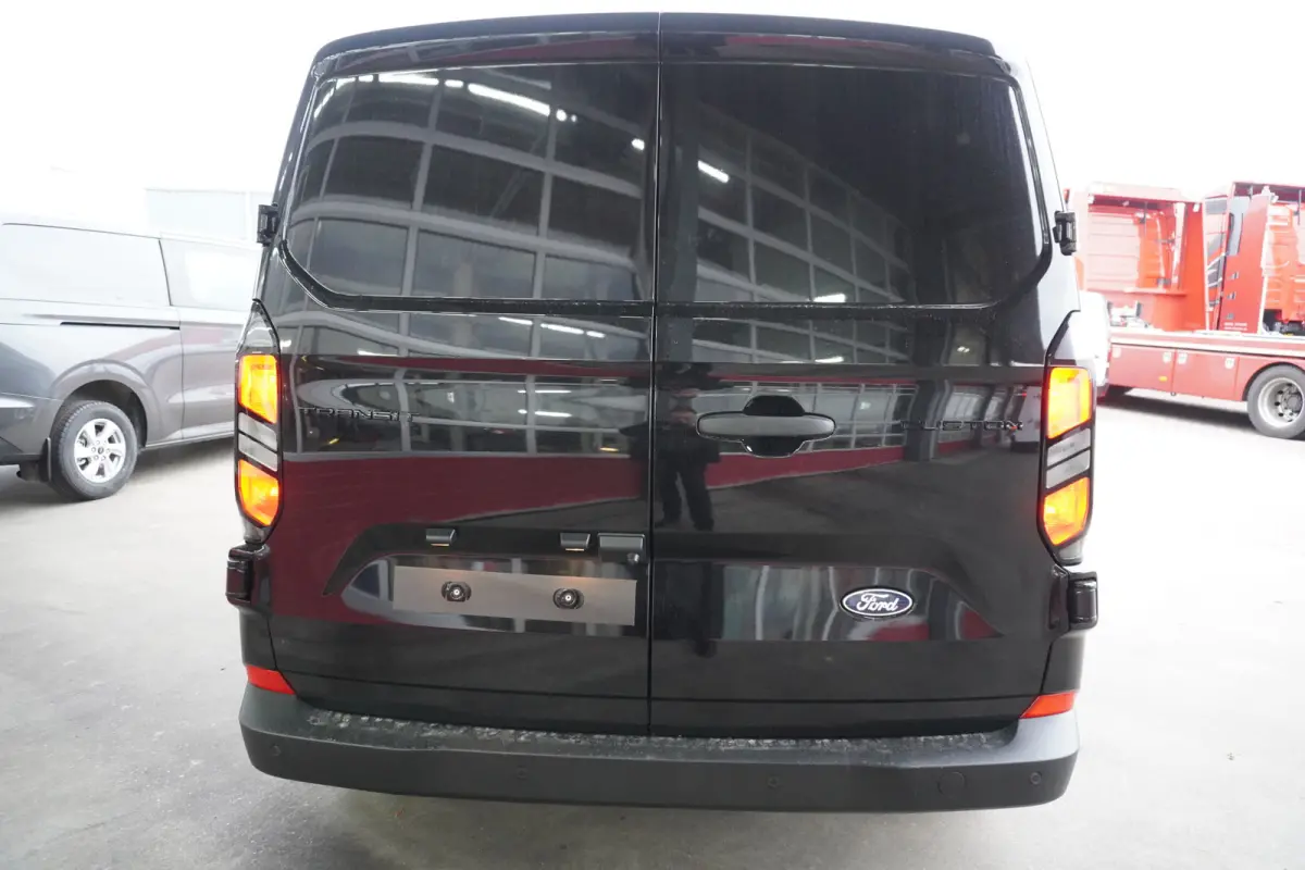 320L 2.0 TDCI 150PK L2H1 Trend Dubbelcabine Schuifdeur L/R Nr. V136 | Airco | Cruise | Navi | Camera | 17"LM velgen