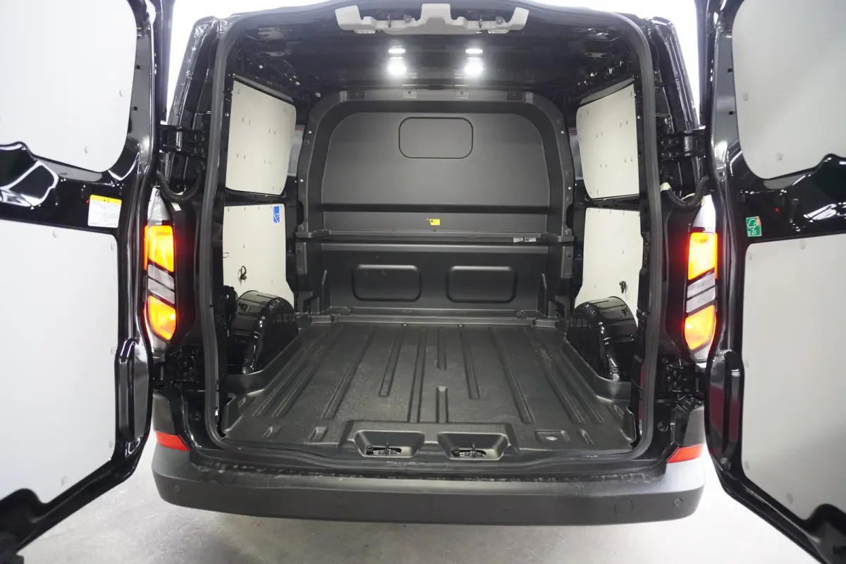 320L 2.0 TDCI 150PK L2H1 Trend Dubbelcabine Schuifdeur L/R Nr. V136 | Airco | Cruise | Navi | Camera | 17"LM velgen