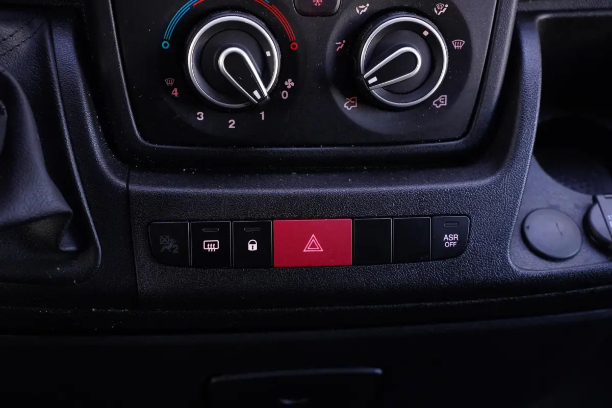 2.2 HDI 140 pk L3H2 Navi, Camera Airco, Cruise Control, Laadruimte Pakket, PDC achter, 3-Zits